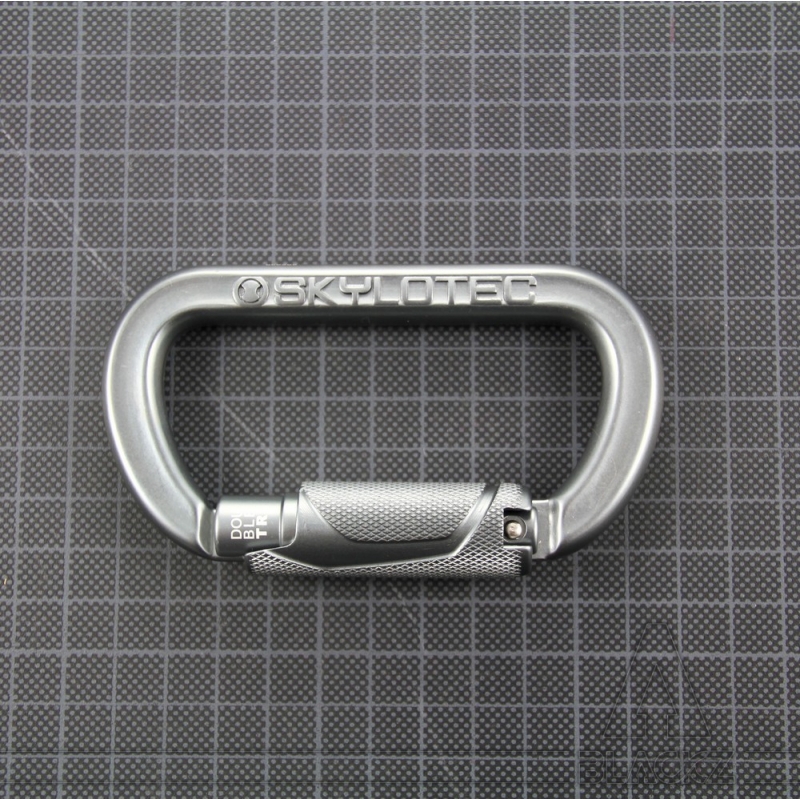 DOUBLE-O-TRI carabiner